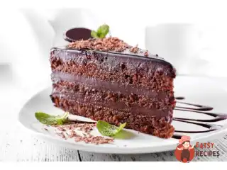 Шоколадний торт із кремом