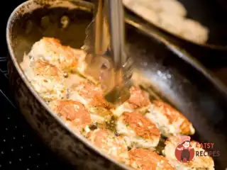 Крабові котлети з чилі та ароматним соусом