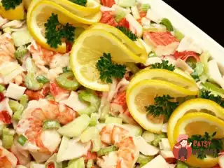 Крабовий салат з креветками та селерою