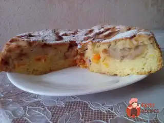Шарлотка з яблуками та мандаринами