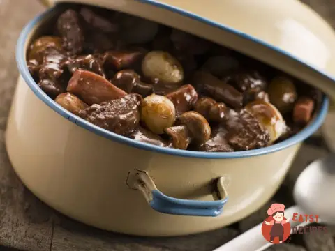 Яловичина по-бургундському (Boeuf bourguignon)