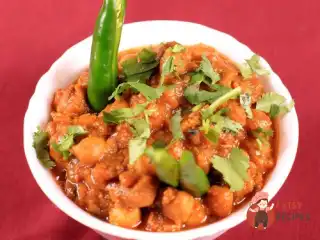 Тажин з нутом та овочами