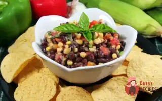 Салат Зі Смаженою Кукурудзою, Чорною Квасолею Та Манго