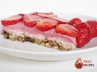 Полуничний торт без борошна, без цукру, без випікання