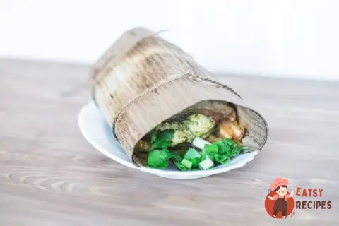 Куряча грудка з беконом, запечена в грилі-папері.