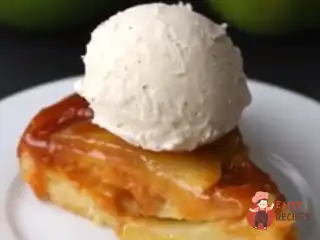 Яблучний пиріг з карамеллю