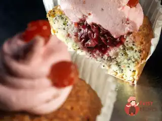 Макові капкейки