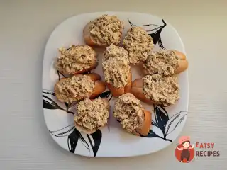 Бутерброди з печінкою тріски