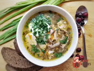 Густа юшка з ріпою, редькою та квашеною капустою