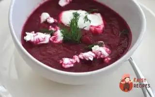 Буряковий Крем-Суп Зі Сметаною Та Шніт-Цибулею