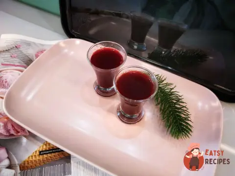 Ягідний морс з імбиром та вишнею