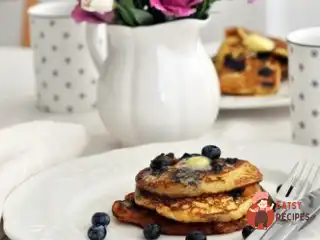 Млинці з чорницею та горіхами