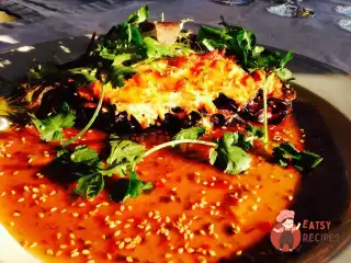 Запечений баклажан з крабом та устричним соусом