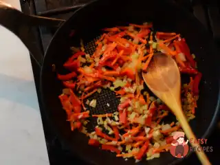Кускус з овочами та грибами