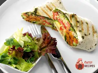 Буріто зі смаженими овочами та песто