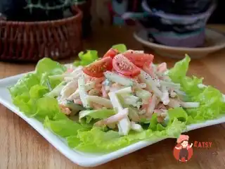 Салат з огірків, моркви та яблука