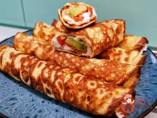 Млинці з сьомгою та авокадо