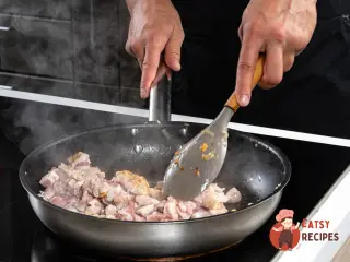 Крок 10: Картопляна запіканка з лисичками та куркою