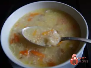 Курячий суп з кукурудзяною крупою