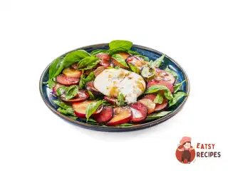 Капрезі зі сливами