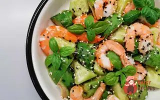 Салат з авокадо та креветками