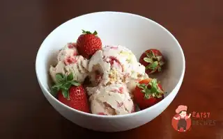 Морозиво «Полуничний Чізкейк»