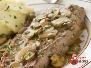 Яловичий стейк із вершково-грибним соусом