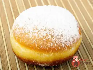 Булка в цукровій глазурі