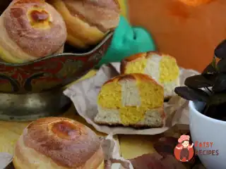 Гарбузово-сирні булочки