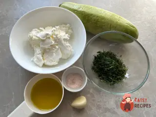 Крок 1: Кабачкові рулетики з сиром
