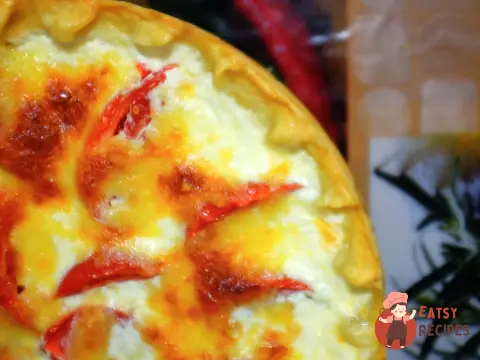 Кіш лорен з куркою та грибами