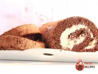 Шоколадний рулет із ванільним кремом