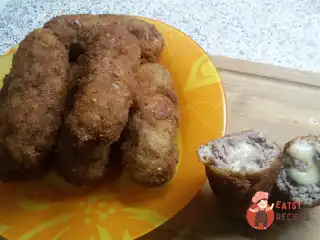 Ковбаски з фаршу з моцарелою