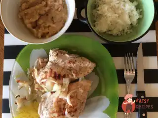 Курка на грилі з пряним яблучно-грушевим соусом