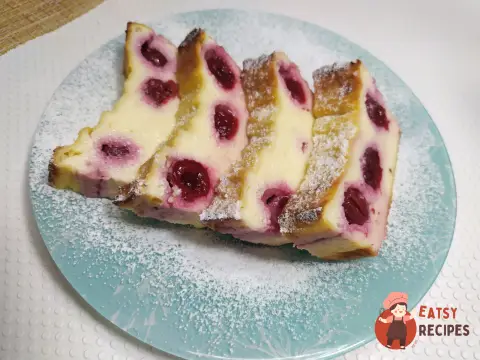 Творожна запеканка з вишнею