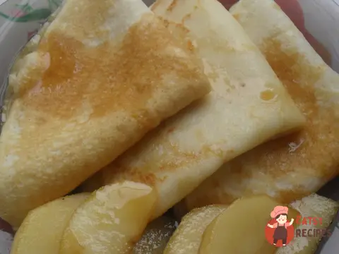 Млинці з грушею фламбе