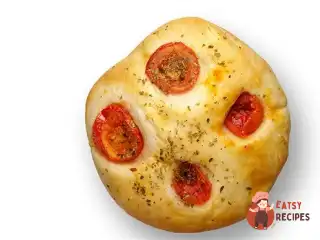 Фокачча з томатами, маслинами та сиром