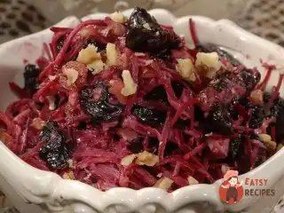 Салат з буряка з чорносливом