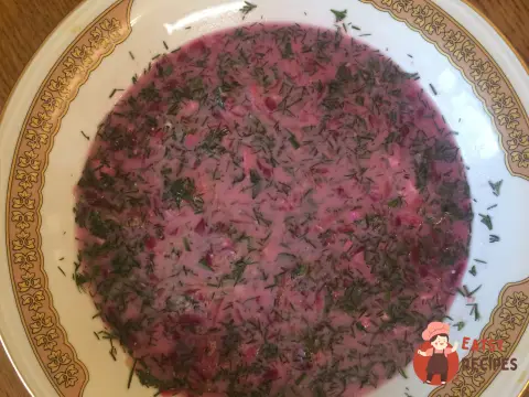Литовський кефірний суп із буряком