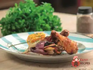 Хрусткі курячі ніжки з цибулею та кукурудзою