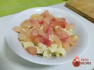 Пшоняна каша з тушкованим нектарином