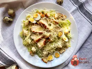 Салат "Цезар" з домашнім соусом