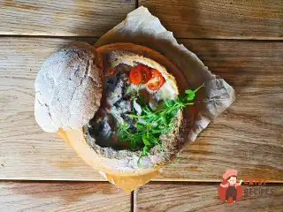 Яловичина, томлена у хлібі