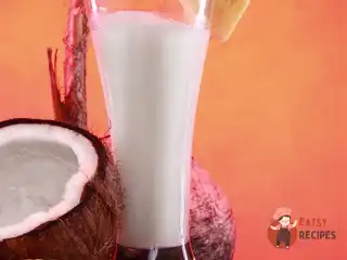 Напій з кокосом