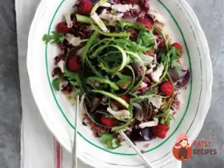 Салат з індички з малиною