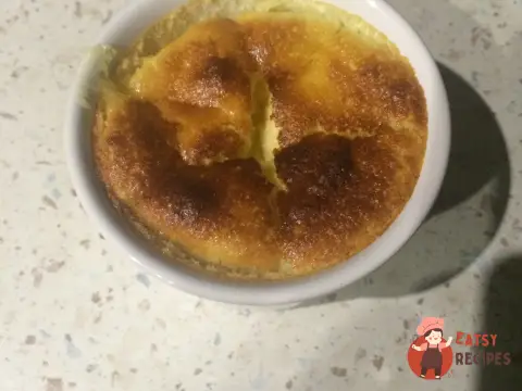 Лимонний пудинг із цедрою та соком
