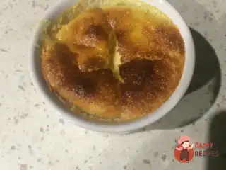 Лимонний пудинг із цедрою та соком