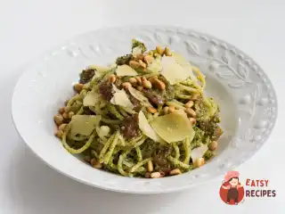 Спагетті з песто з трав