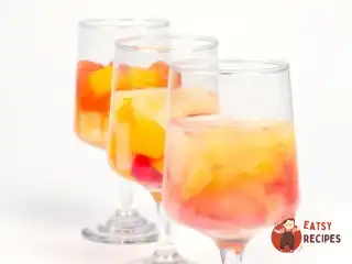 Персиковий кулер з білим вином