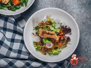 Салат із запечених овочів з кіноа